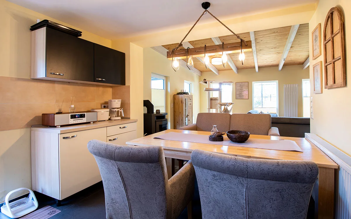 Großer Kater - Küche